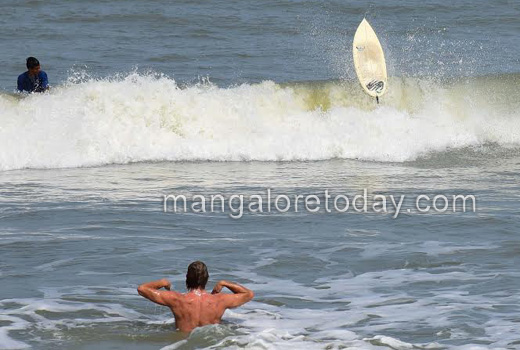 surfing skills in Panambur Beach 1
